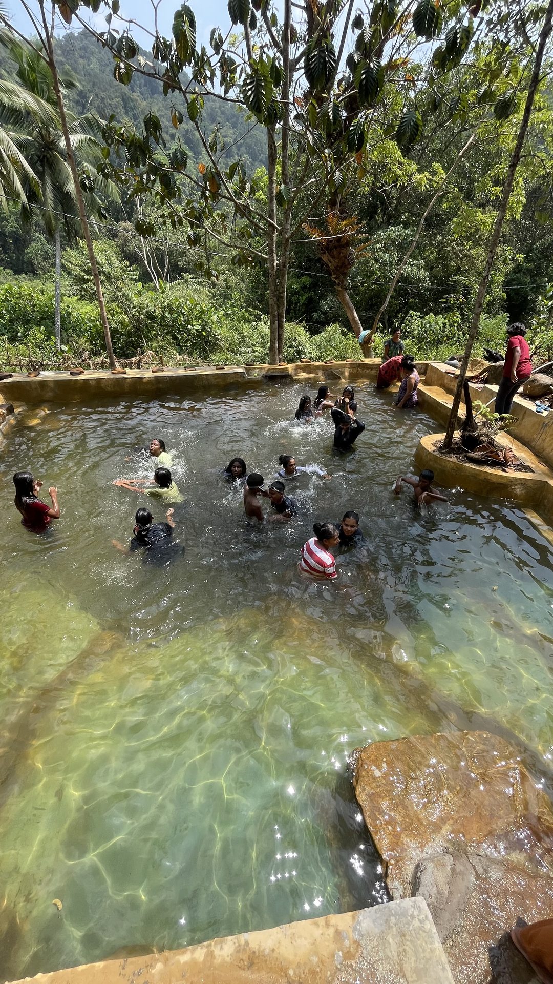 Ran Pokuna pool