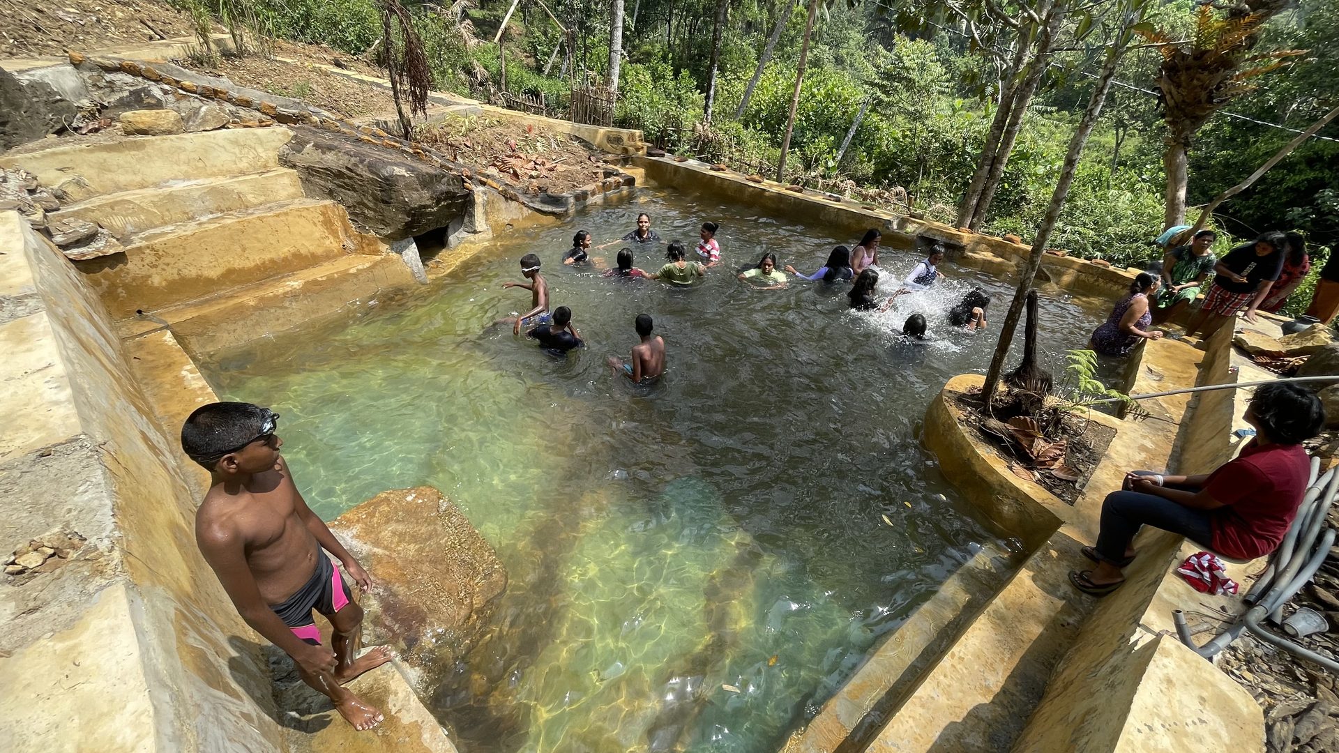 Ran Pokuna pool